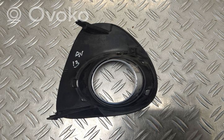 Toyota Avensis T270 Priešrūkinio žibinto apdaila/ grotelės 5204005010