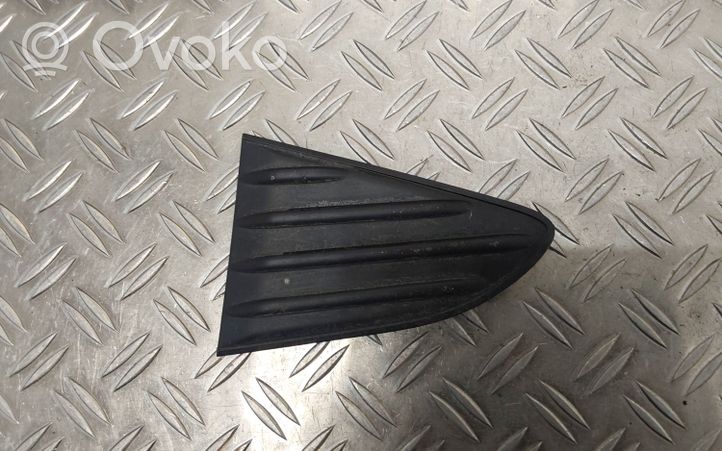 Toyota Yaris Moulure inférieure de pare-chocs arrière 526820D010