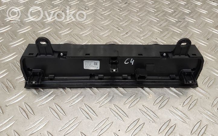 Citroen C4 III e-C4 Oro kondicionieriaus/ klimato/ pečiuko valdymo blokas (salone) 9844375580