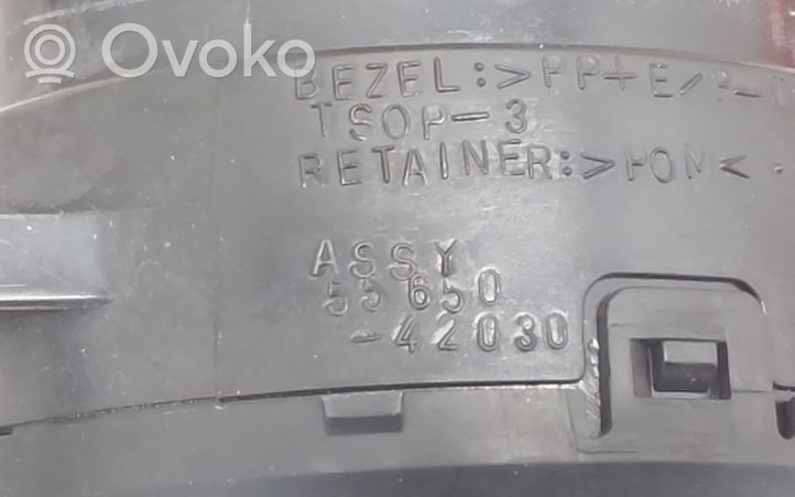 Toyota RAV 4 (XA20) Moldura protectora de la rejilla de ventilación lateral del panel 5565042030