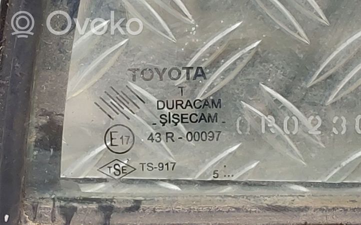 Toyota Corolla E120 E130 Szyba karoseryjna drzwi tylnych 43R00097