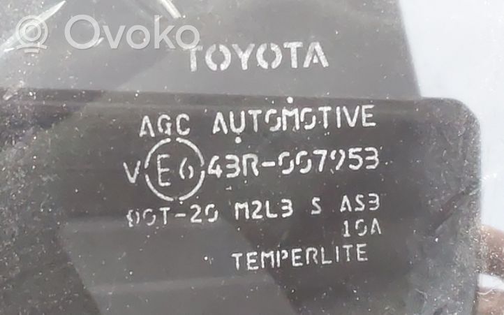 Toyota RAV 4 (XA40) Szyba drzwi tylnych 43R007953