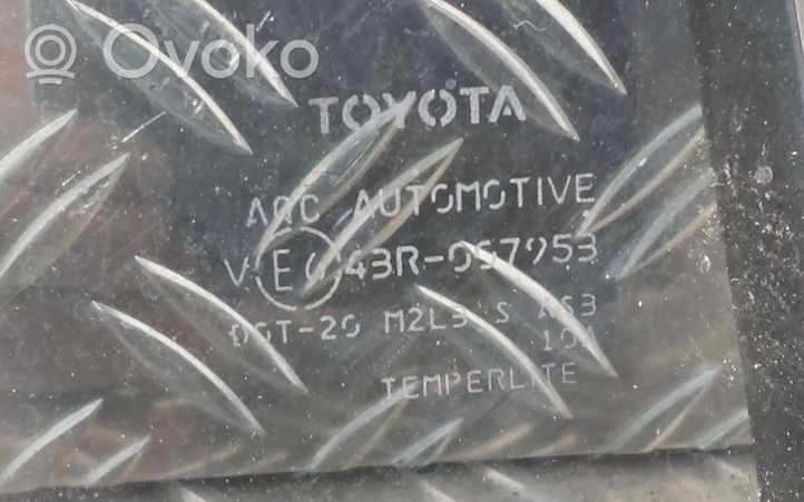 Toyota RAV 4 (XA40) Takakulmaikkunan ikkunalasi 43R007953