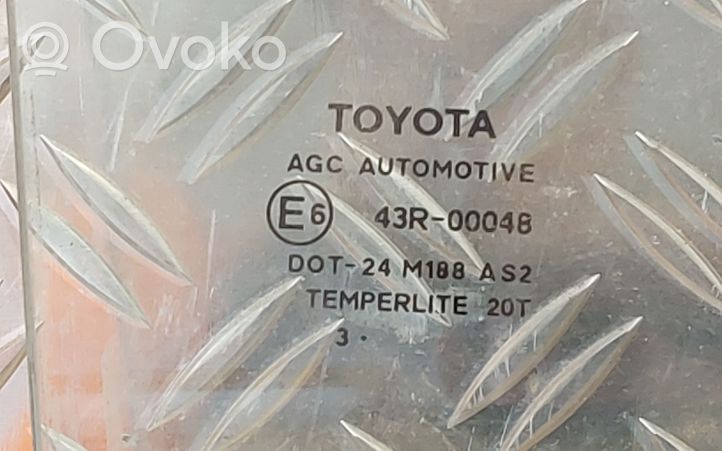 Toyota Auris E180 Vetro del finestrino della portiera posteriore 43R00048