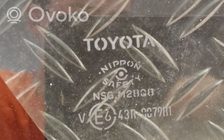 Toyota Verso-S Galinis šoninis kėbulo stiklas 43R007981
