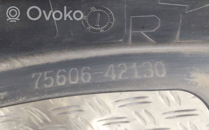 Toyota RAV 4 (XA40) Listwa błotnika tylnego 7560642130