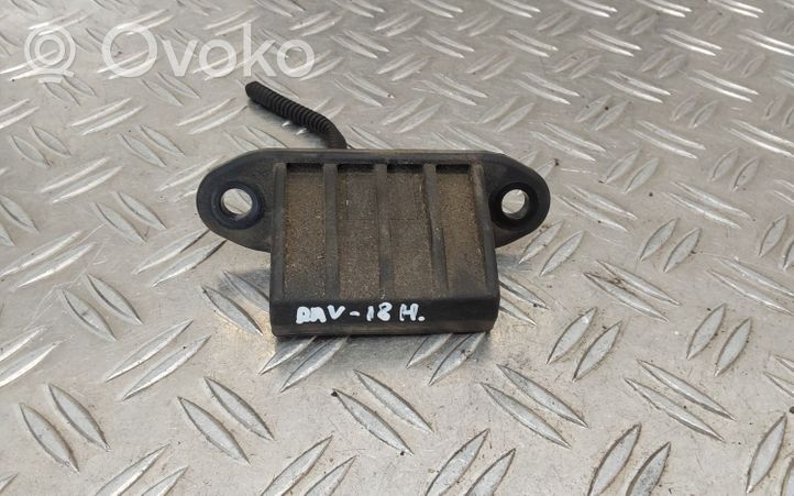 Toyota RAV 4 (XA40) Tailgate opening switch 