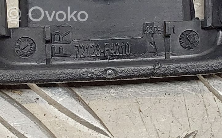 Toyota C-HR Cache rail de siège conducteur avant 72123F4010