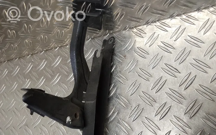 Toyota Corolla Verso E121 Panel mocowania chłodnicy 