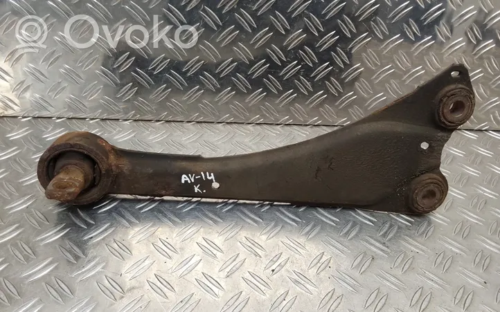 Toyota Avensis T270 Braccio di controllo sospensione posteriore superiore/braccio oscillante 