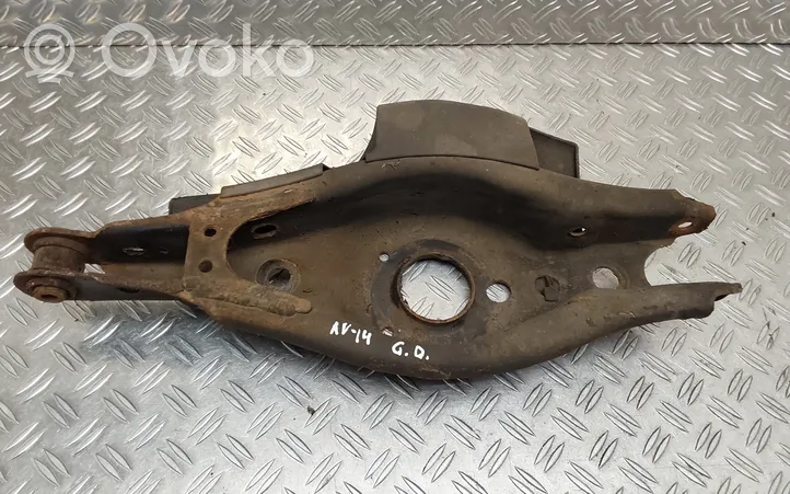 Toyota Avensis T270 Braccio di controllo sospensione posteriore superiore/braccio oscillante 