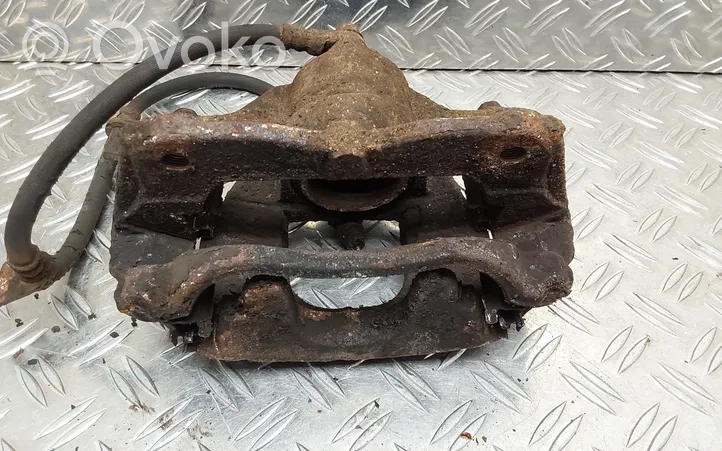 Toyota Avensis T270 Caliper de freno delantero 