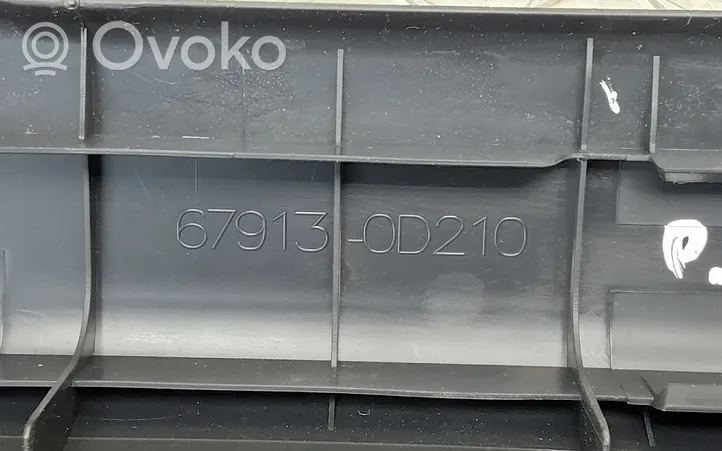 Toyota Yaris Priekinio slenksčio apdaila (vidinė) 679130D210