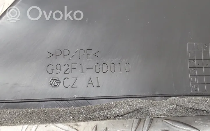 Toyota Yaris Część rury dolotu powietrza G92F10D010