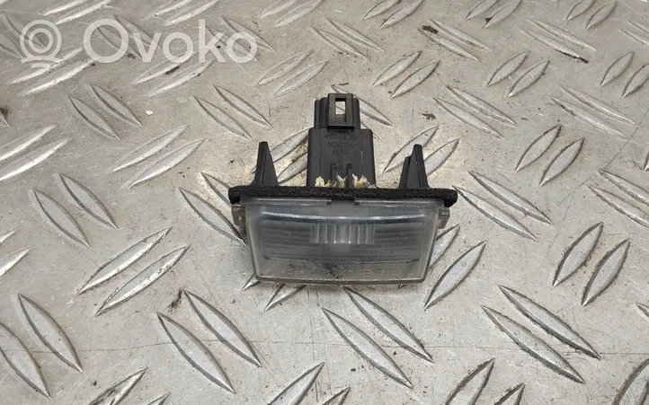 Toyota Yaris Lampa oświetlenia tylnej tablicy rejestracyjnej 