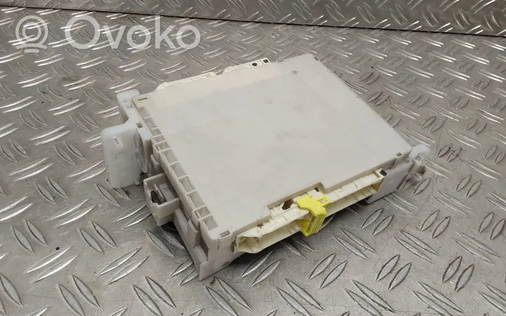 Toyota Yaris Module de fusibles 892210D470