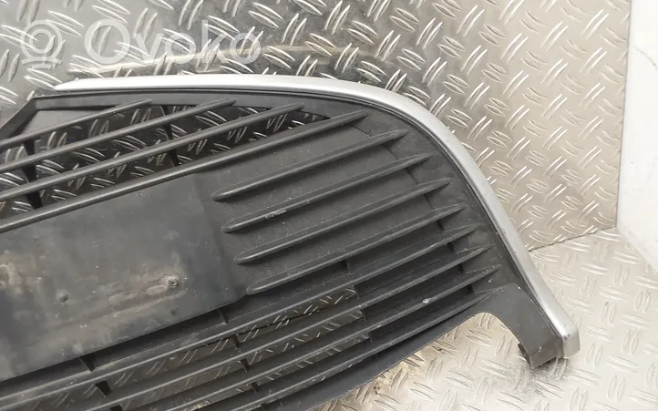 Toyota Yaris Front bumper lower grill 531020D040