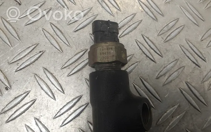 Toyota Corolla E120 E130 Distributore del carburante agli iniettori 8945820020