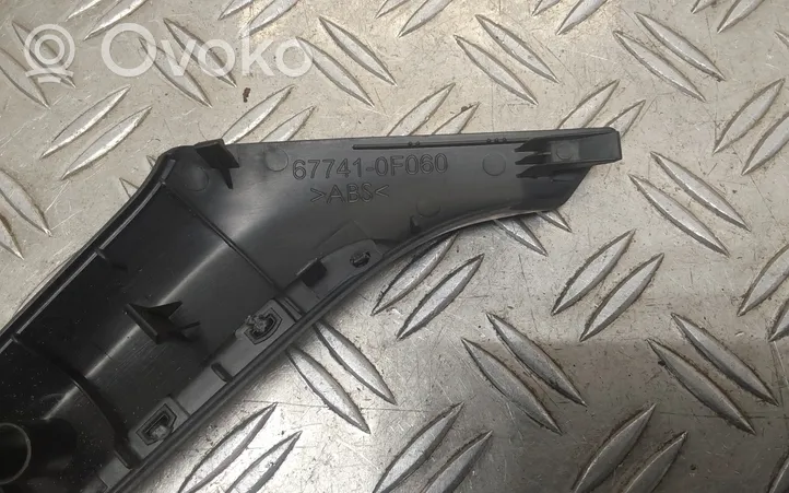 Toyota Verso Rivestimento della maniglia interna per portiera anteriore 677410F060