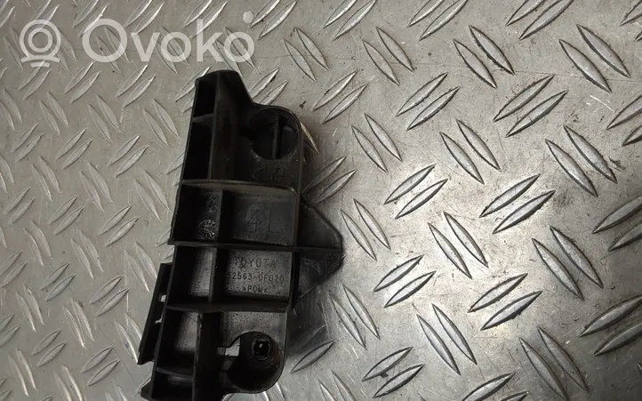 Toyota Verso Support de pare-chocs arrière 525630F020