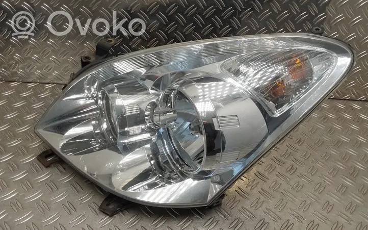 Toyota Corolla Verso AR10 Lampa przednia 