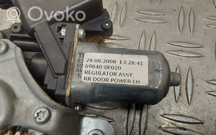 Toyota Corolla Verso AR10 Elektryczny podnośnik szyby drzwi tylnych 698400F020