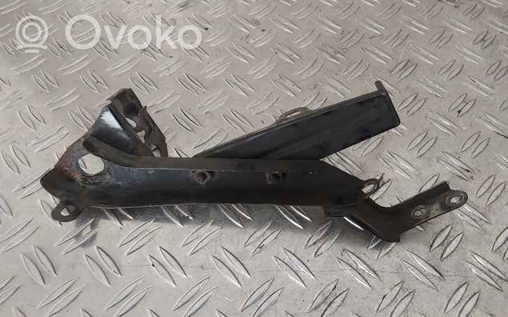 Toyota Corolla Verso AR10 Support, fixation radiateur 