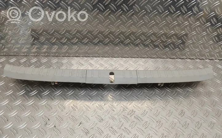 Toyota Prius (XW30) Osłona pasa bagażnika 6471647030