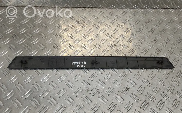 Toyota Prius (XW30) Etuoven kynnyksen suojalista 6791147030