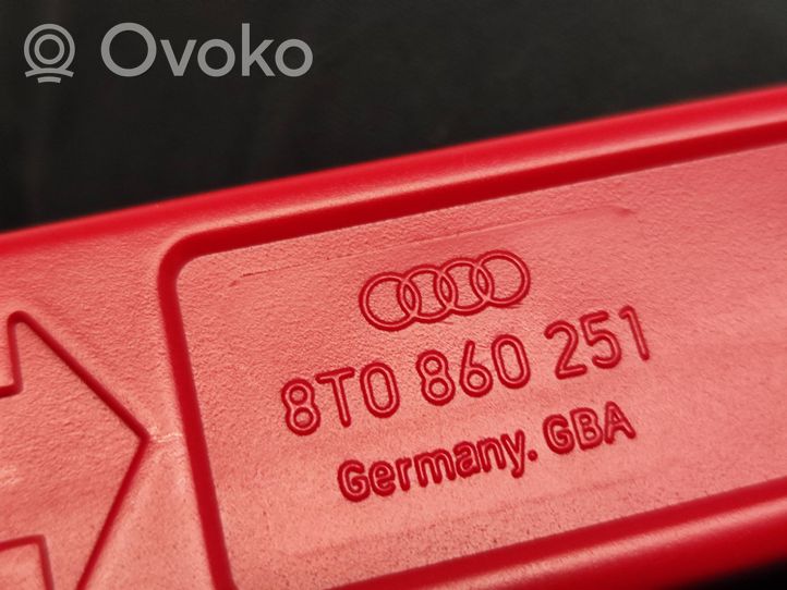 Audi A5 Trójkąt ostrzegawczy 8T0860251