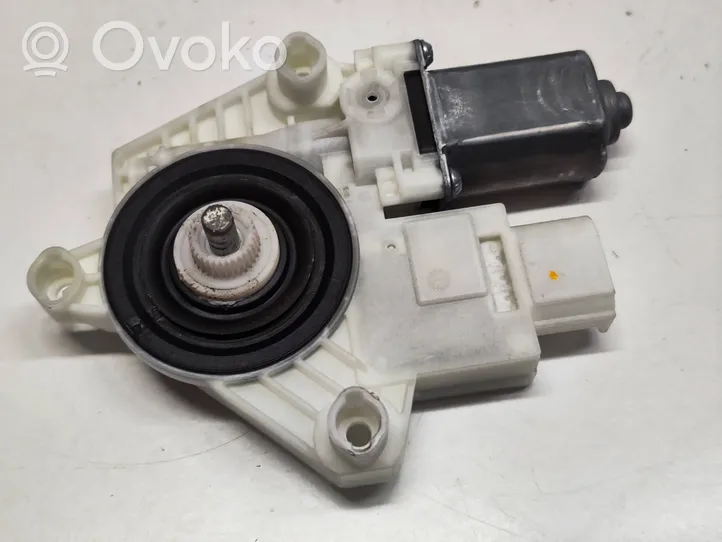 BMW 5 G30 G31 Motorino alzacristalli della portiera anteriore 7455082