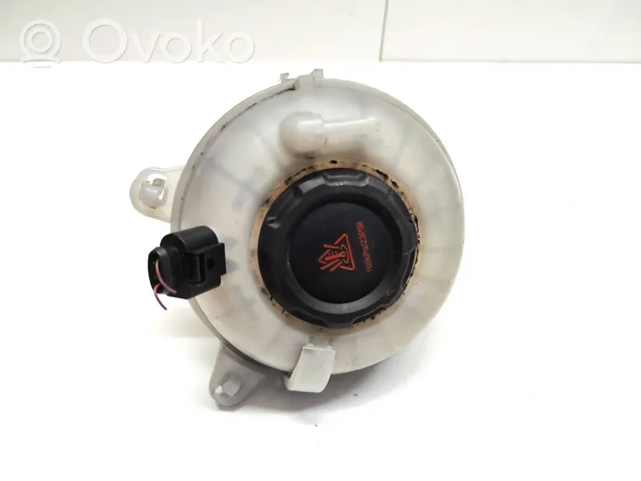 Audi Q3 F3 Vase d'expansion / réservoir de liquide de refroidissement 5Q0121407F