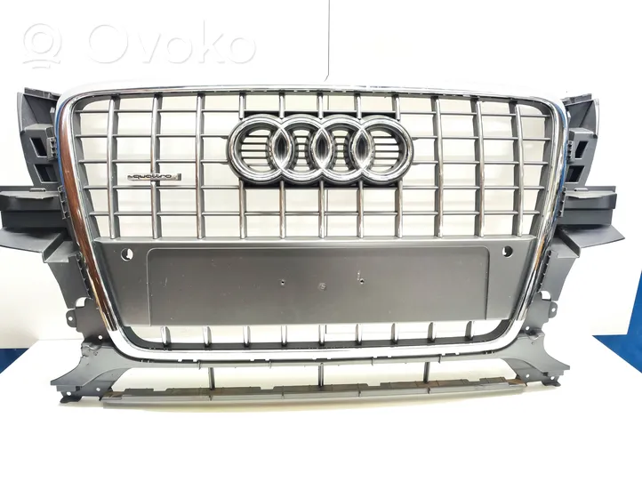 Audi Q5 SQ5 Grotelės viršutinės 8R0853651B