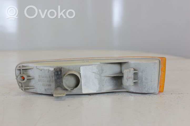 Honda Prelude Odblask przedni STANLEY0554031