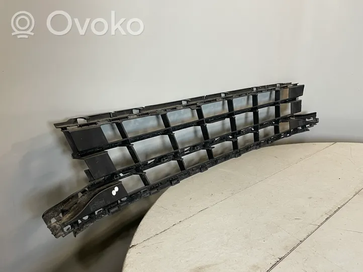 Volkswagen PASSAT B8 Grille inférieure de pare-chocs avant 3G0853671