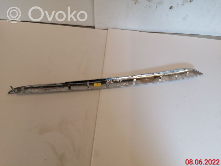 Mercedes-Benz ML W164 Baguette moulure de porte arrière A1647300822