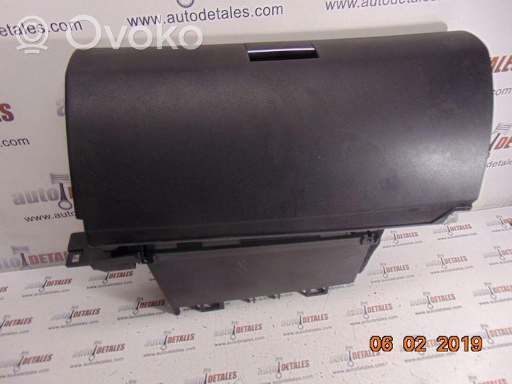 Mercedes-Benz B W245 Glove box set 