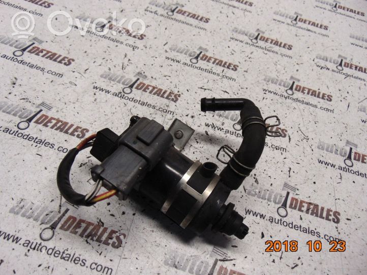 Honda CR-V Headlight washer pump 