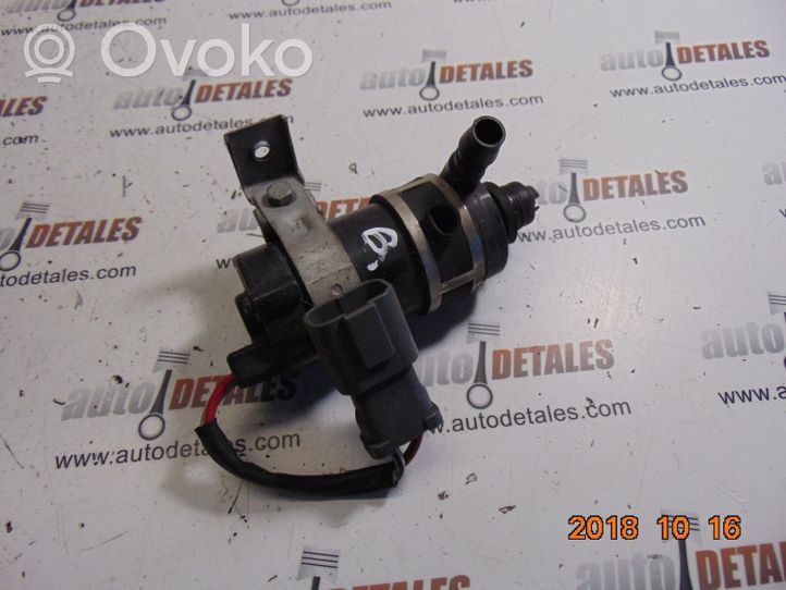 Honda CR-V Headlight washer pump 