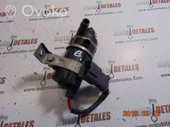 Honda CR-V Headlight washer pump 