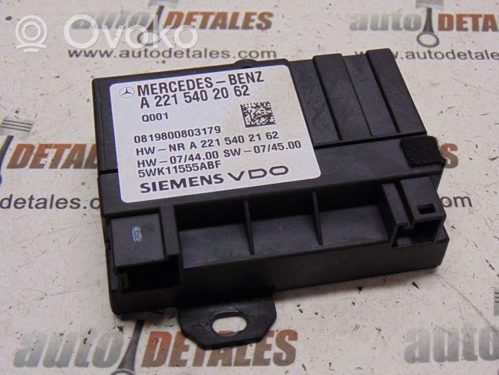 Mercedes-Benz GL X164 Unité de commande / module de pompe à carburant A2215402062