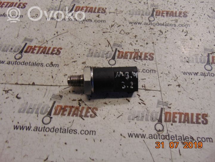 Mercedes-Benz E W210 Kraftstoffdrucksensor A0041531528