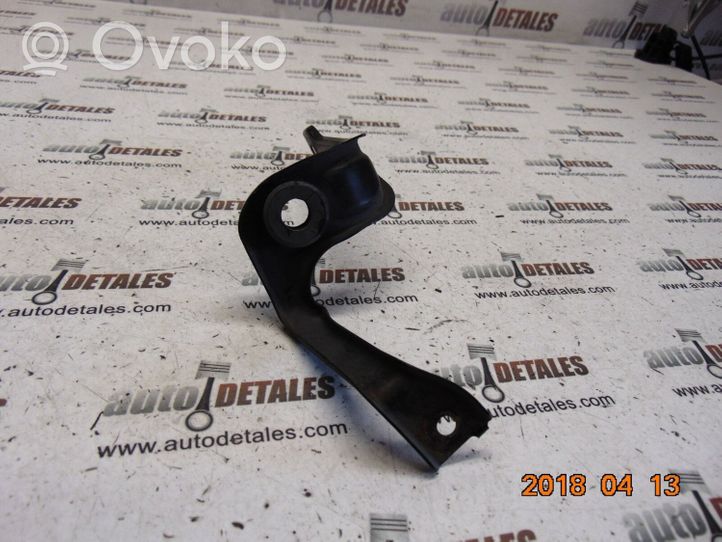 Honda CR-V Radiator mount bracket 