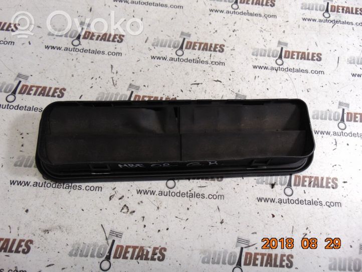 Mercedes-Benz E W211 Prese d'aria laterali fiancata A2118300042