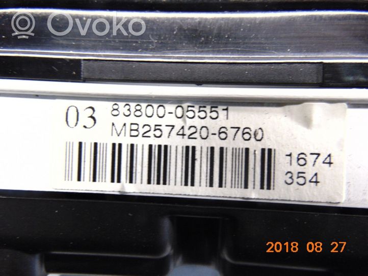 Toyota Avensis T250 Tachimetro (quadro strumenti) 8380005551