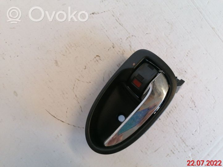 Toyota Yaris Klamka wewnętrzna drzwi 692050d90