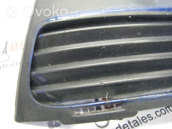 Toyota Avensis Verso Grille inférieure de pare-chocs avant 5212844060
