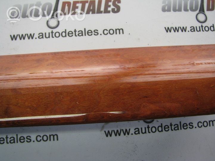 Mercedes-Benz GL X164 Baguette moulure de porte arrière A1647301322