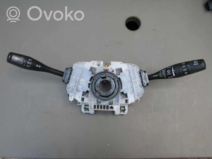 Mitsubishi Grandis Pyyhkimen/suuntavilkun vipukytkin 8600A121