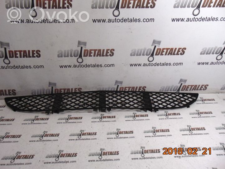 Mercedes-Benz E W210 Grille inférieure de pare-chocs avant A2108850053